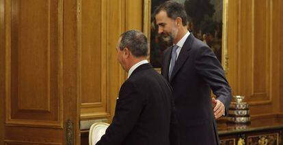 Felipe VI recibe al portavoz de Comprom&iacute;s, Joan Baldov&iacute;.