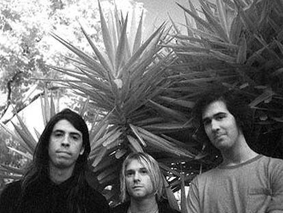 Los componentes de Nirvana, con Kurt Cobain en el centro.