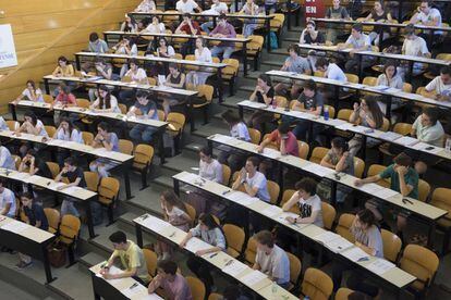 Alumnos de Selectividad en la Facultad de Odontología de la Universidad Complutentense de Madrid.
