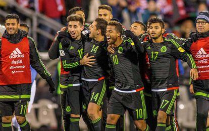 El equipo mexicano celebra su victoria contra Estados Unidos