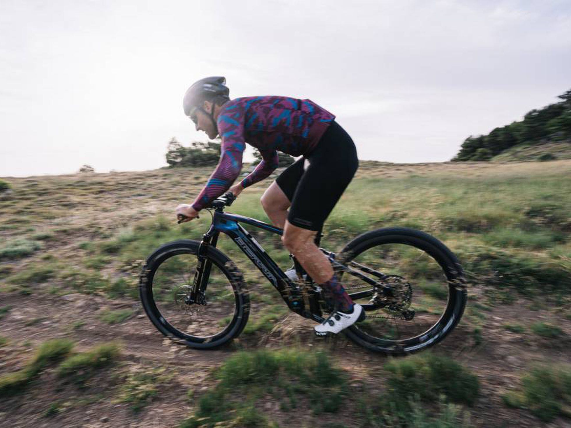 Berria Bike vuela sobre dos ruedas en categoría prémium | Empresas | Cinco  Días