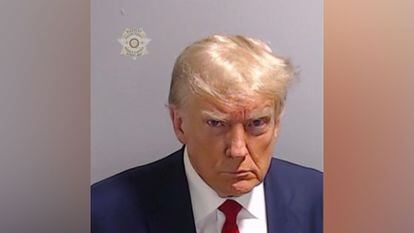 Donald Trump, en una imagen proporcionada por la prisión del condado de Fulton, en el Estado de Georgia.