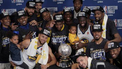 Los Warriors, con el título de campeones del Oeste.