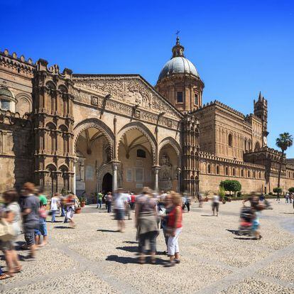 Entrada a la catedral de Palermo, de estilo &aacute;rabe-normando. 