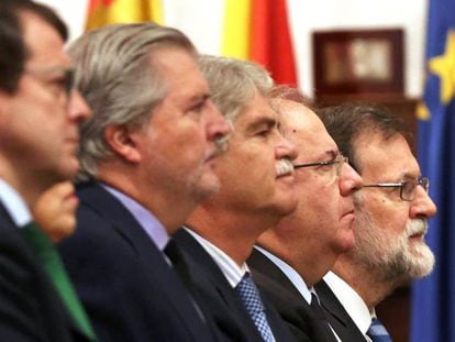 Mariano Rajoy junto a Juan Vicente Herrera y miembros del Gobierno en Salamanca.