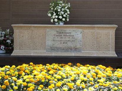 Tumba de Luz Amparo Cuevas, en El Escorial.