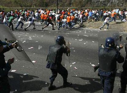 Protesta de los estudiantes en contra de la reforma constitucional que propone Chávez, ayer en Caracas.