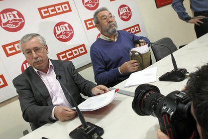 El secretario general de CC OO, Ignacio Fernández Toxo (izquierda), y el de UGT, Cándido Méndez.