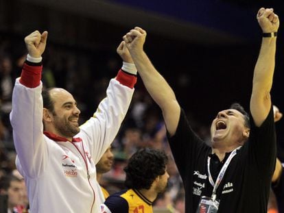 Jota Hombrados y Valero Rivera celebran una victoria contra Croacia en el Europeo de 2012.