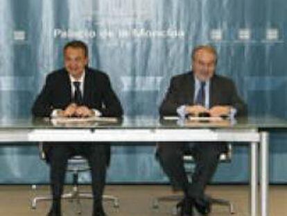 Zapatero y Solbes junto con los representantes de las seis mayores entidades financieras de España.