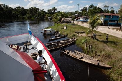 El barco Forth Hope llega a la comunidad de Iberia, a orillas del río Iquitos a su paso por la Amazonía peruana. Lleva atención médica, servicios odontológicos y obstétricos, un laboratorio, vacunaciones. Y, sobre todo, calidez.