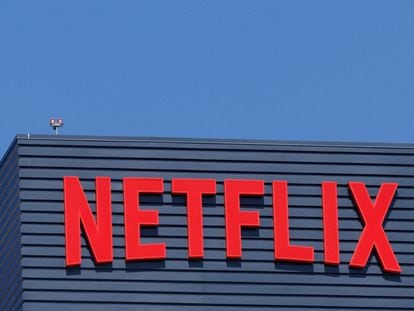 Un logo de Netflix en Los Ángeles, California
