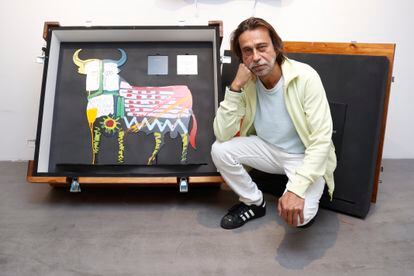 El actor y artista Jordi Mollà posa ante una de sus obras el miércoles en Madrid.