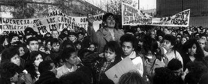 Manifestación en la plaza de la Corona Boreal de Aravaca el 15 de noviembre de 1992, dos días después del asesinato de Lucrecia Pérez.