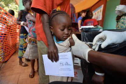 Campa&ntilde;a de vacunaci&oacute;n de MSF en Conakri, capital de Guinea.