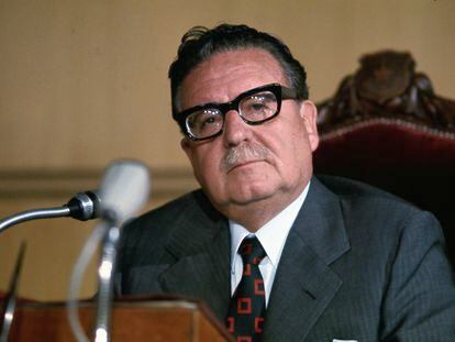 El presidente chileno Salvador Allende en una conferencia de prensa en 1973