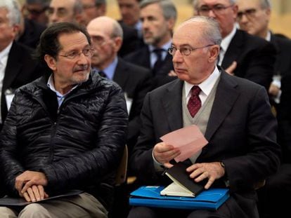 El expresidente de Bankia Rodrigo Rato (d) junto al exconsejero de Caja Madrid Jos&eacute; Antonio Moral Sant&iacute;n 