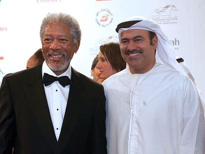 Morgan Freeman y el director del festival de los Emiratos Árabes.