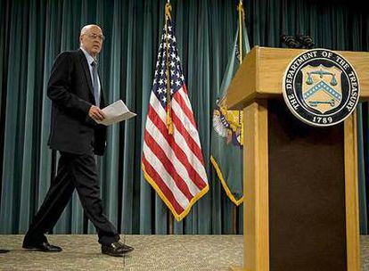 El secretario del Tesoro estadounidense, Henry Paulson, antes de la rueda de prensa en Washington.