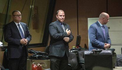 David March, Thomas Gaffney y Joseph Walsh, los tres policías de Chicago absueltos hoy.