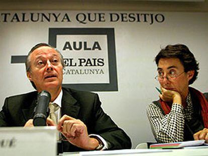 Piqué y Margarita Rivière, ayer durante el ciclo <i>La Cataluña que deseo</i> en la sede barcelonesa de EL PAÍS.