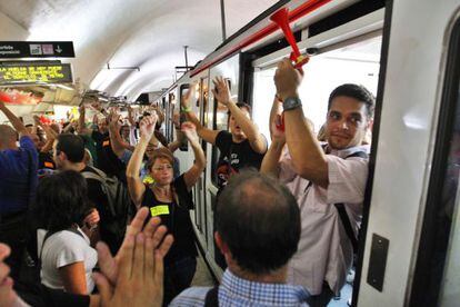 Protesta de trabajadores del metro en Barcelona.