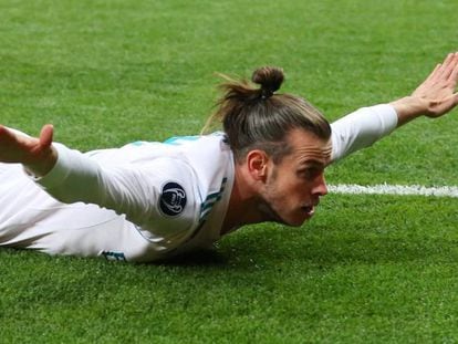 Bale celebra su gol de chilena en la final ante el Liverpool.
