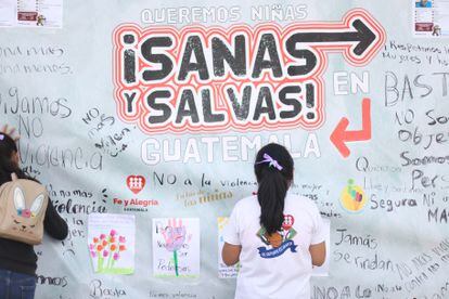 Imagen del acto en Guatemala de LUZ de las NIÑAS.