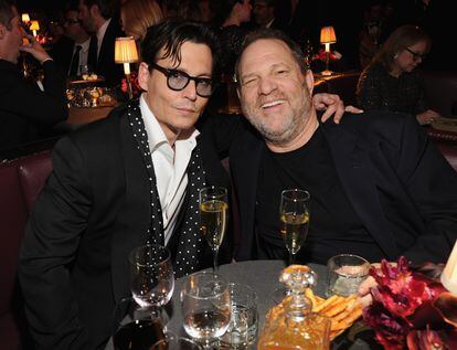 Harvey Weinstein y Johnny Depp, juntos en 2015.