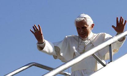 El Papa, a su llegada a Barajas