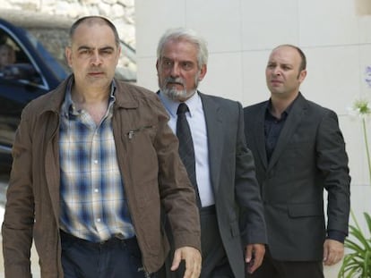Pep Tosar, José Sancho y Vicente Romero, en una escena de la serie Crematorio, basada en la obra de Rafael Chirbes.