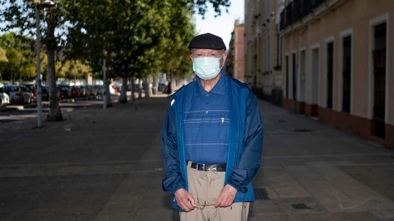 España: Deportistas y mayores salen a la calle 48 días después