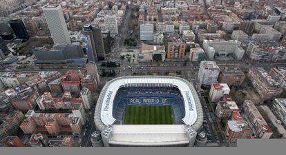 Vista aérea del estadio Santiago Bernabéu, en el paseo de la Castellana.