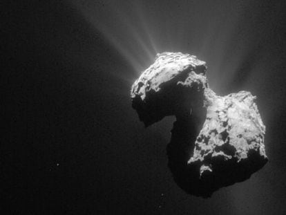 El cometa 67/P fotografiado por la sonda 'Rosetta'