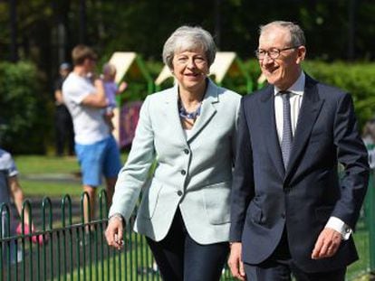 La primera ministra considera presentar su dimisión este viernes, según el periódico The Times