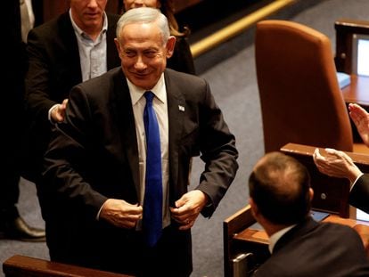 Benjamín Netanyahu, este jueves en el Parlamento de Israel, donde ha jurado su cargo.