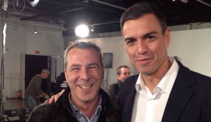 Pablo S&aacute;nchez Pastor con Pedro S&aacute;nchez, secretario general del PSOE, en una foto colgada en su Facebook.