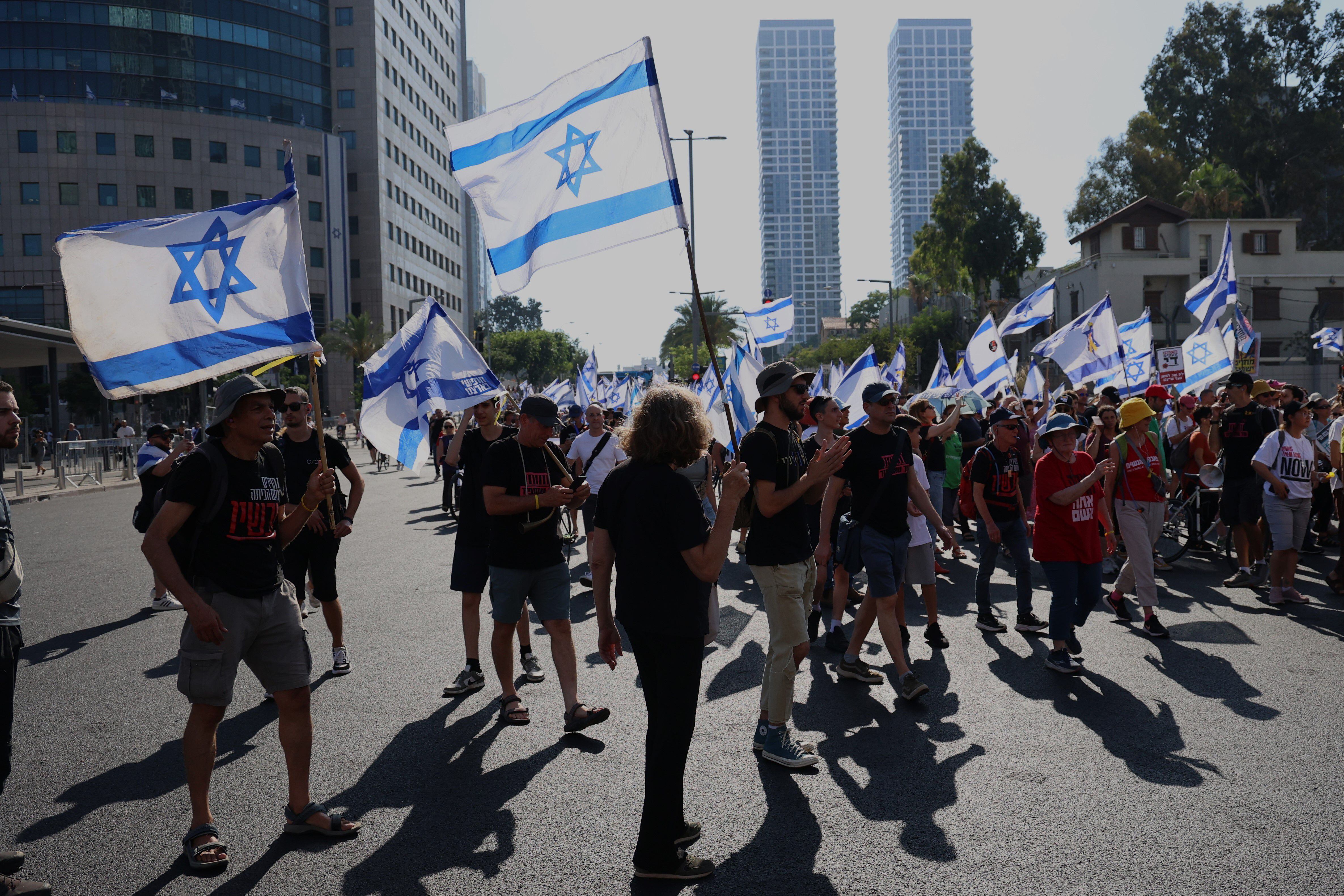 Israel cumple nueve meses de guerra con marchas contra Netanyahu y por la liberación de los rehenes