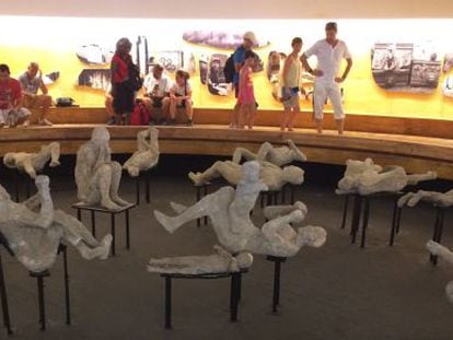 Yesos de las víctimas del Vesubio en la exposición Pompeya y Europa.