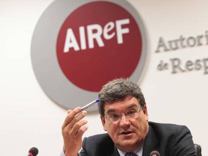 El presidente desde 2014 de la Autoridad Independiente de Responsabilidad Fiscal (AIReF), José Luis Escrivá, durante una presentación.