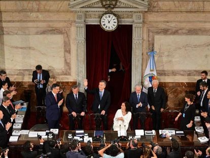 El presidente Mauricio Macri salida a la Asamblea Legislativa antes del discurso de apertura de las sesiones ordinarias.