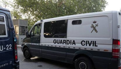 El furgón que traslada a Rosell a la Audiencia Nacional.