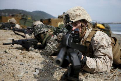 Maniobras conjuntas de fuerzas de EEEU y Corea del Sur en 2014. 