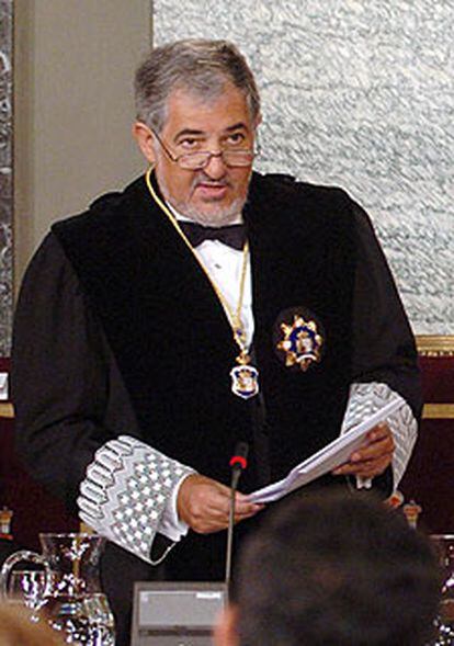 Cándido Conde-Pumpido Tourón, durante su discurso.