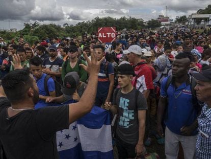 La última caravana migrante en Tabasco. En video, el presidente de México negando haber impedido acceso a las ONG.