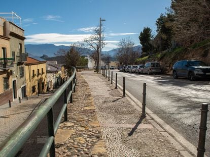 Carretera de circunvalación en Jaén, donde se investiga el secuestro de una mujer y su hija.