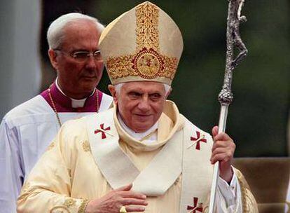 El Papa Benedicto XVI en la misa celebrada frente a la Basílica de Aparecida, en el último de los cinco días de su visita a Brasil