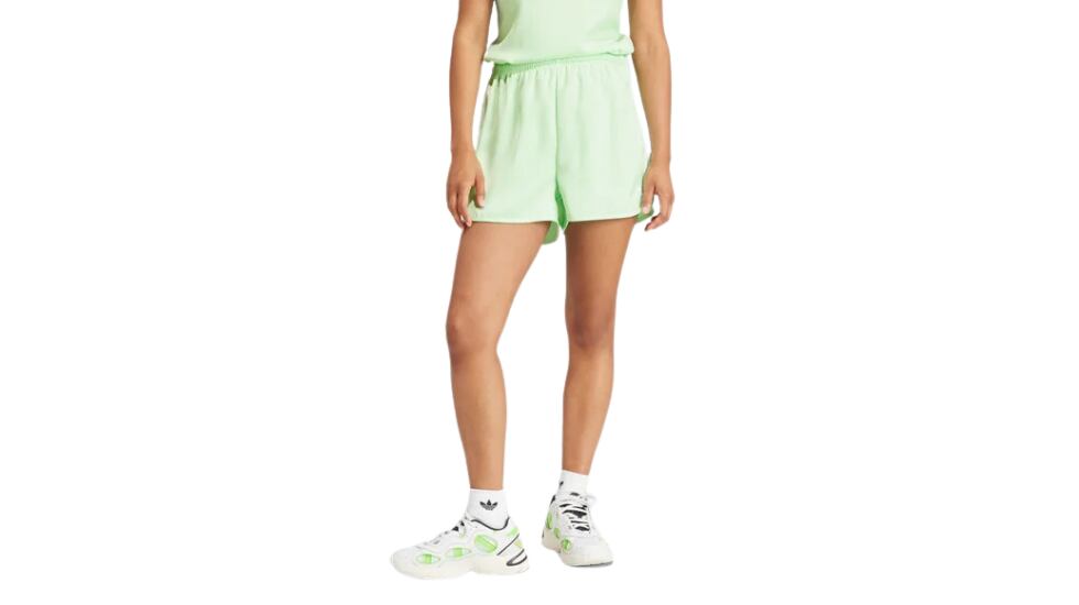Panalón corto Adidas Satin Sprint en color verde menta