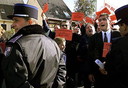 Un grupo de estanqueros franceses protesta contra la subida del precio del tabaco.