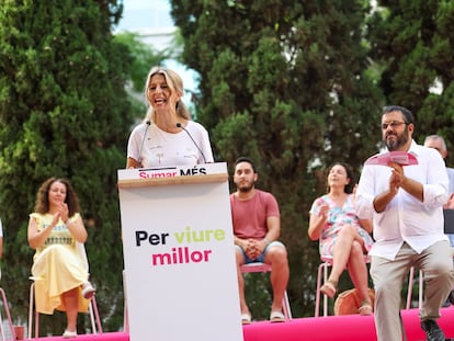 Yolanda Díaz participa este lunes en el acto central de campaña de Sumar MÉS, en Palma, junto al cabeza de lista, Vicenç Vidal.